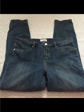 Lakeview Denim Jeans
Size 33, Naomi
